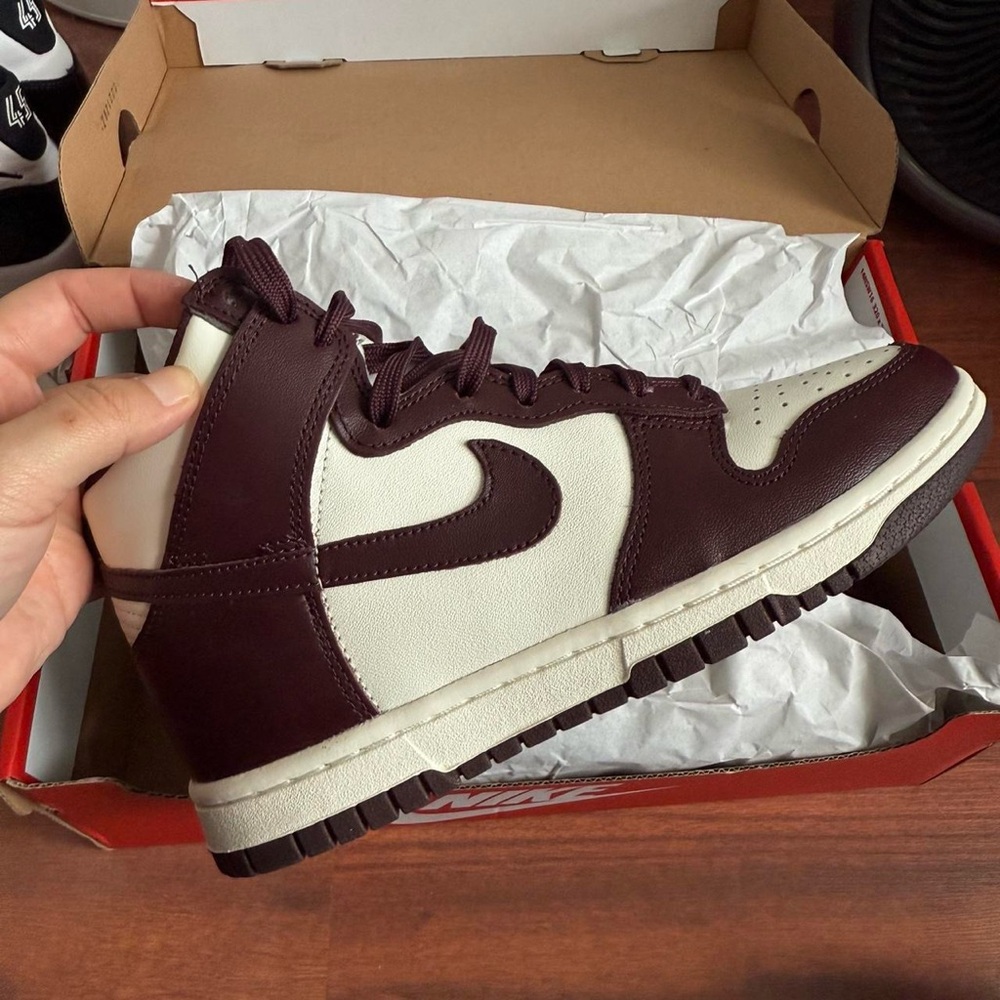 Nike Dunk - Picture 2 of 4